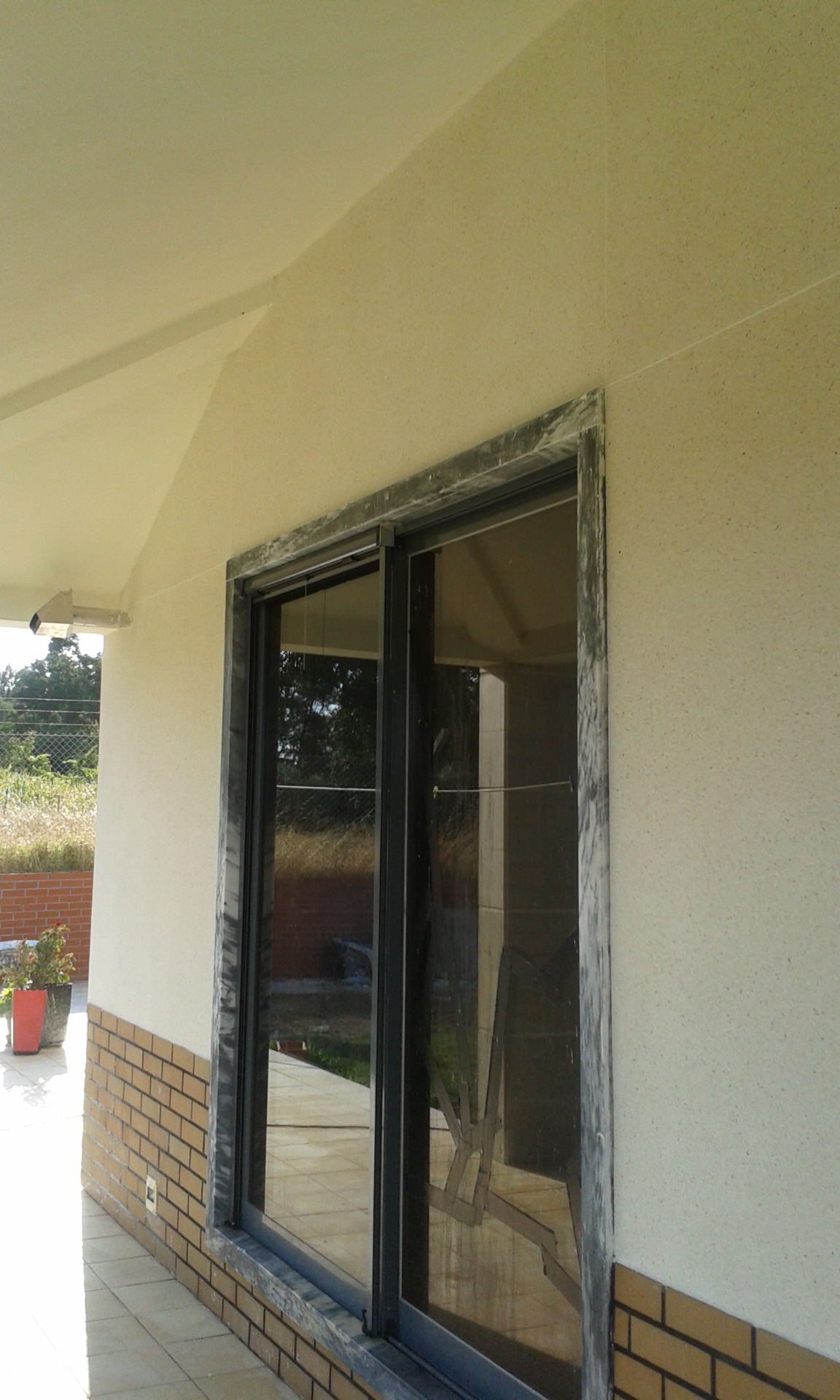 Paredes branco em áspero , lavado.